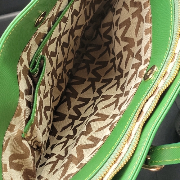 Michael Kors hand bag - Picture 2 of 3